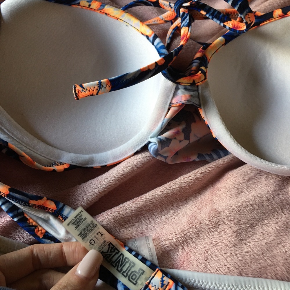 VS Pink bikini set - Picture 2 of 4